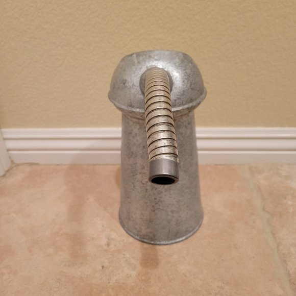 Vintage Oil Measuring Can - Picture 4 of 5
